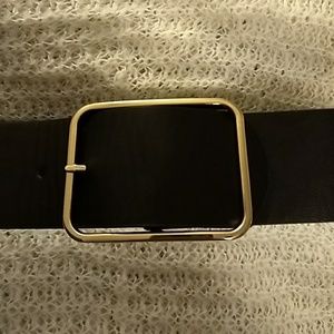 Black accent waist belt